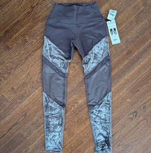 NWT - Alo Yoga High-Waist Luxe Sheila Legging - Raisin Brown - Size Small - NEW